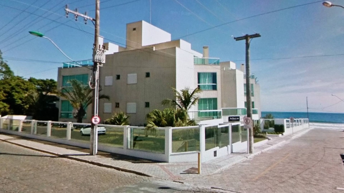 Bombas Apartment | Building to SEASIDE, High Standard. Complete. Sleeps 8. 3 Cars. Pool