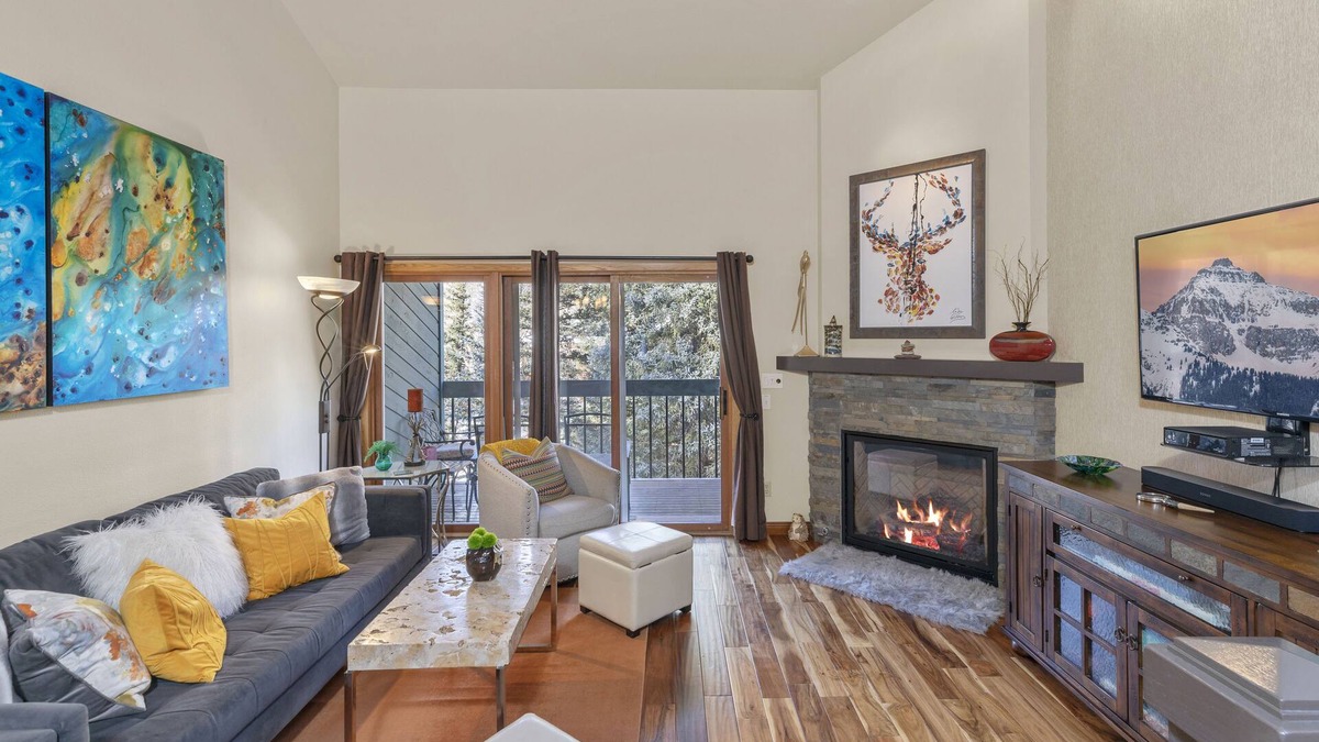 Telluride Condo | BUILDING UPGRADES IN PROGRESS. Decorator 2B/2B Steps f/Town Park; deck, FP