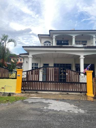 Kampung Pondok Apartment | Bukit Kayangan Homestay