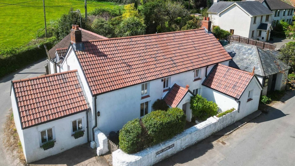 Oxwich House | Bullcroft - 6 Bedroom House - Oxwich