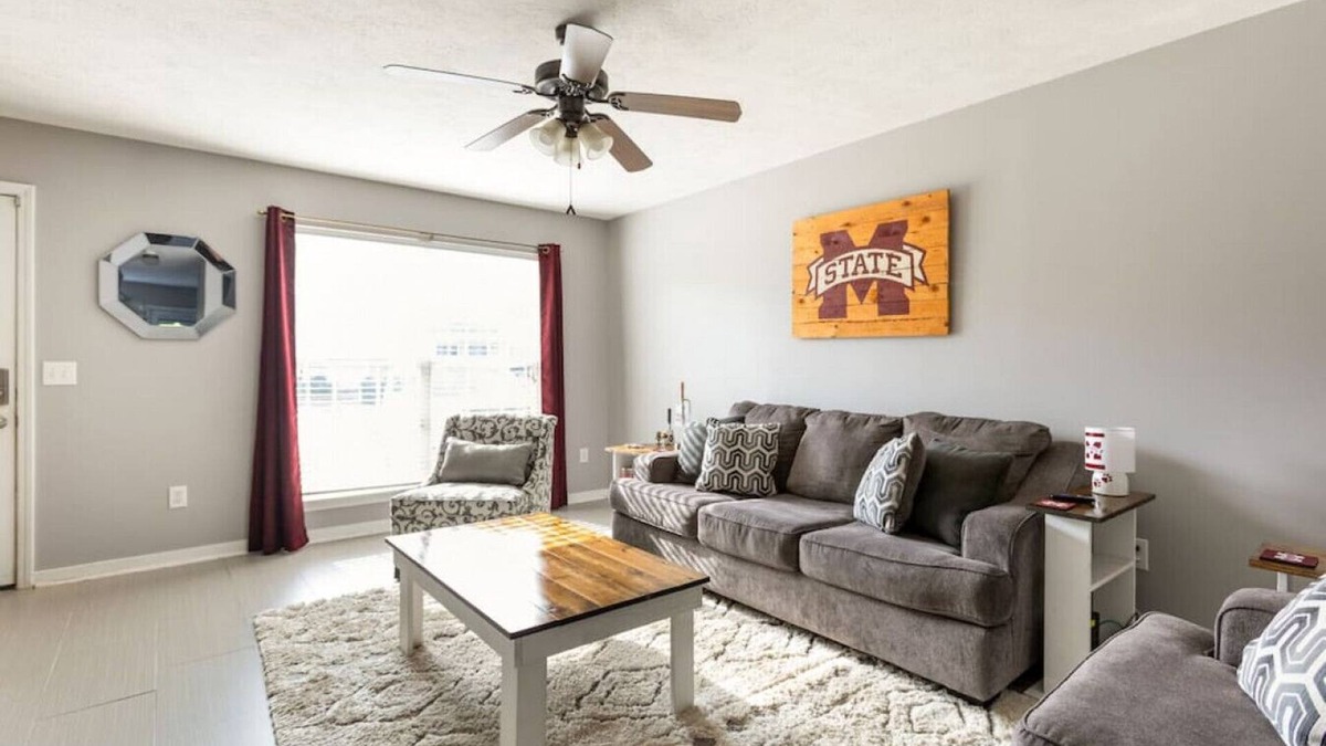 Starkville Condo | Bulldog Academy. Convenient to MSU. Safe location.