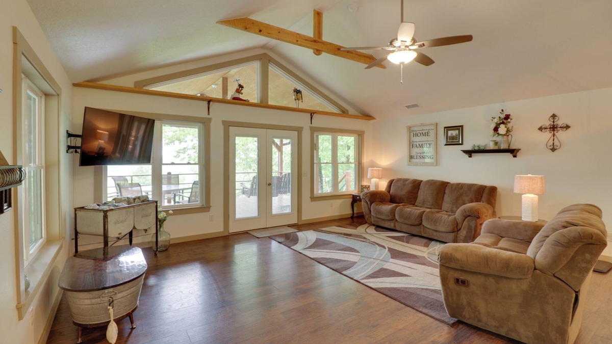 Mountain View Cabin | 'Bullfrog Bluff' Mountain View Cabin w/Deck!