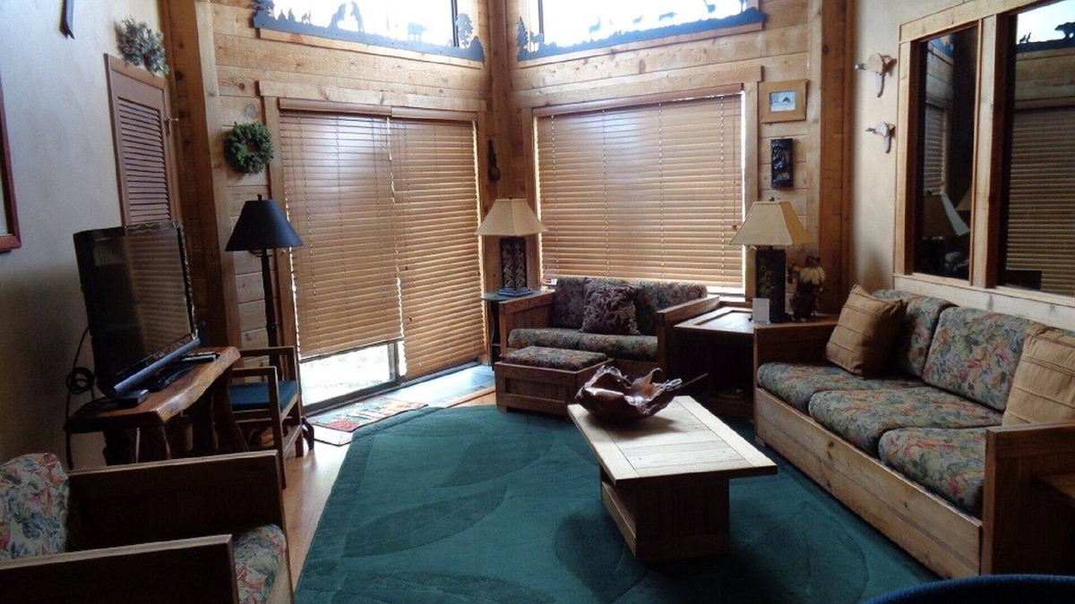 Seven Springs Condo | Bullwinkles Condo - Top of the Mountain, Ski-In/Ski-Out -Sauna and Hot Tub