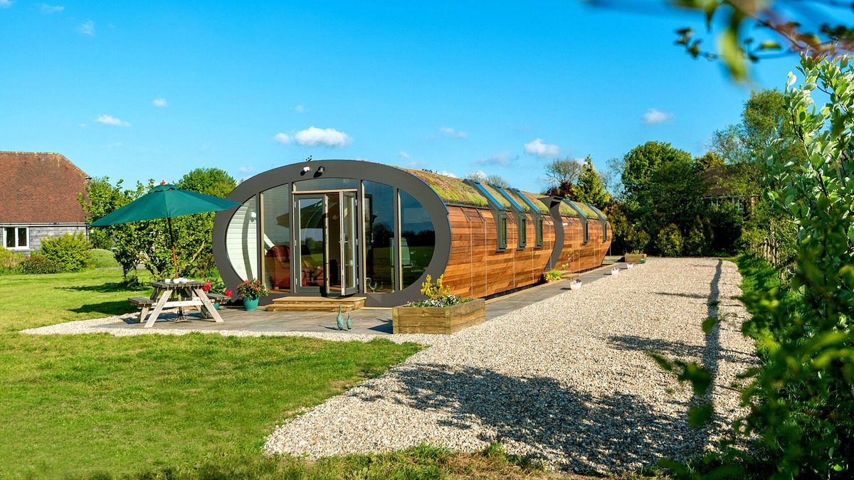 Etchinghill House | Bumble Barn - Three Bedroom House, Sleeps 6