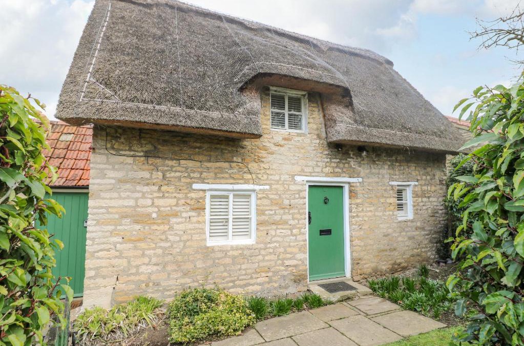 Barrowden House | Bumble Bee