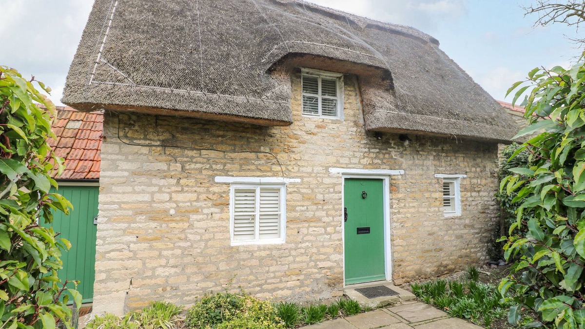 Barrowden Cottage | BUMBLE BEE, pet friendly, character holiday cottage in Barrowden