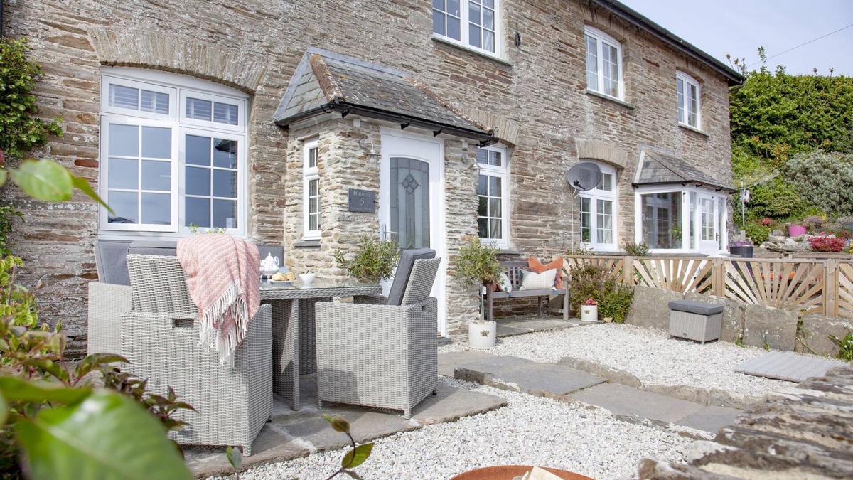 Torcross House | Bumble Cottage - a coastal cottage in the small Devonshire village of Torcross within steps from th