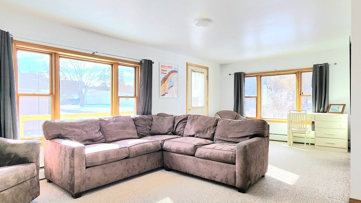 Allouez House | *Bumble Town Retreat: The gateway to your Keweenaw Adventure and Tranquility*