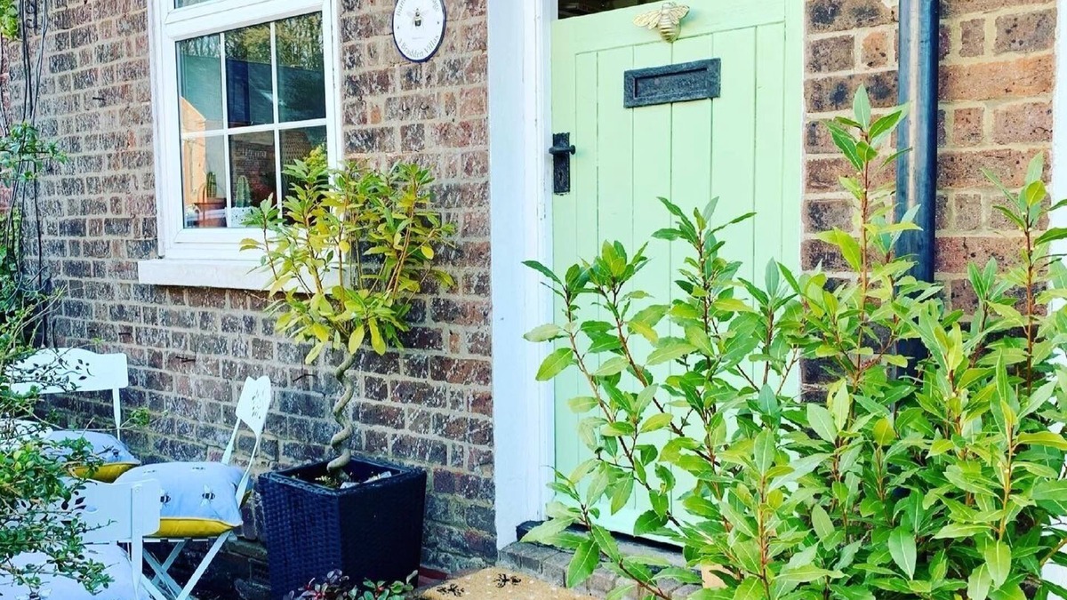 Dagnall Cottage | Bumblebee Cottage - a 19th Century Cottage in Area of Outstanding Natural Beauty