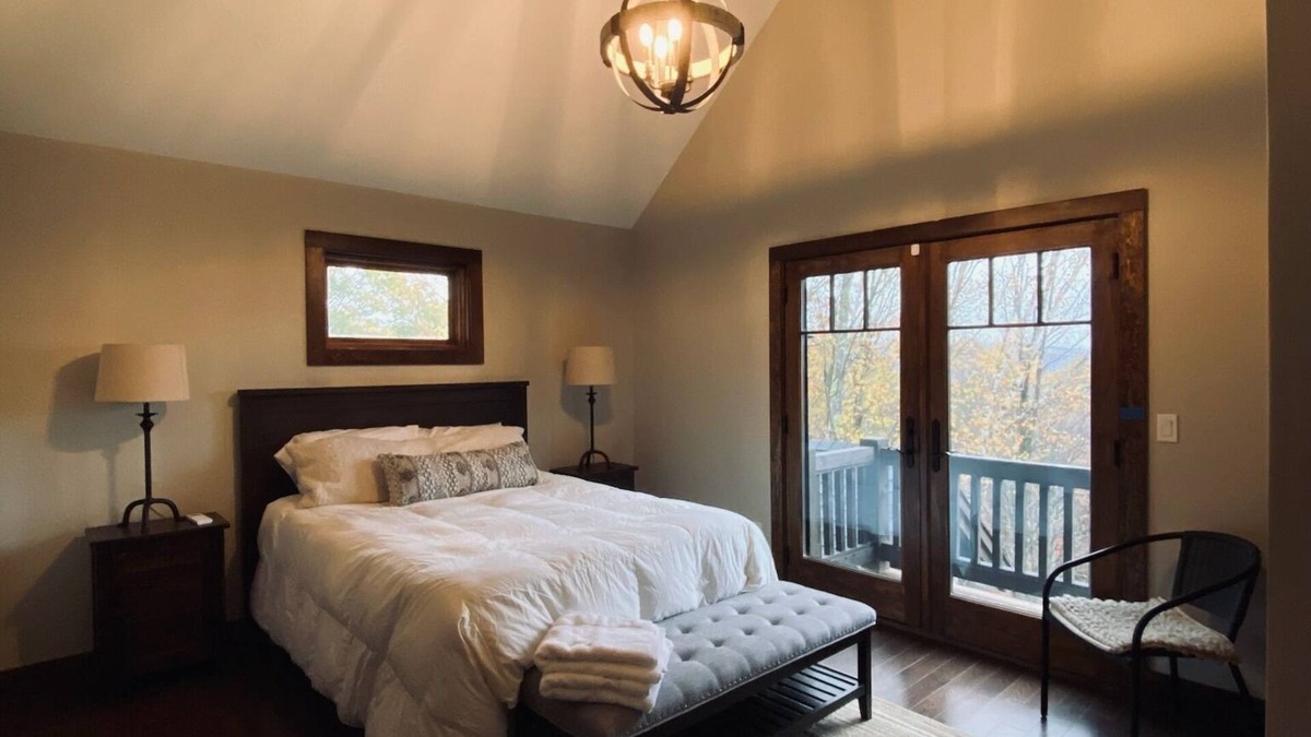 Windham House | Bump Mountain Retreat: Hot Tub, Sauna, Pool, Game Room, Piano & Panoramic Views