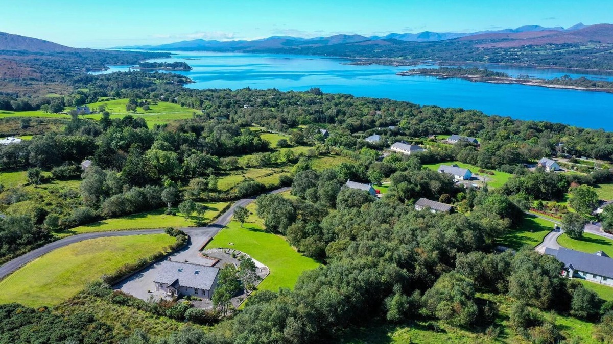 Dawros Cottage | Bun Cill Athat - secluded mountainside location overlooking Kenmare Bay & Area