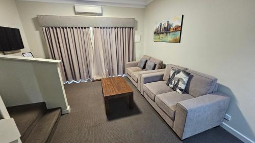 Pelican Point Apartment | Bunbury Stay