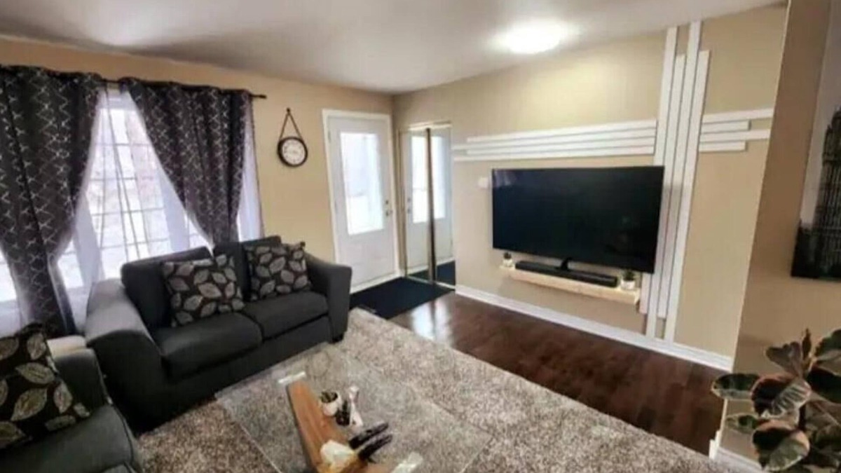 Longueuil House | Bunga-lounge: 3 BDR, Pool, Parking