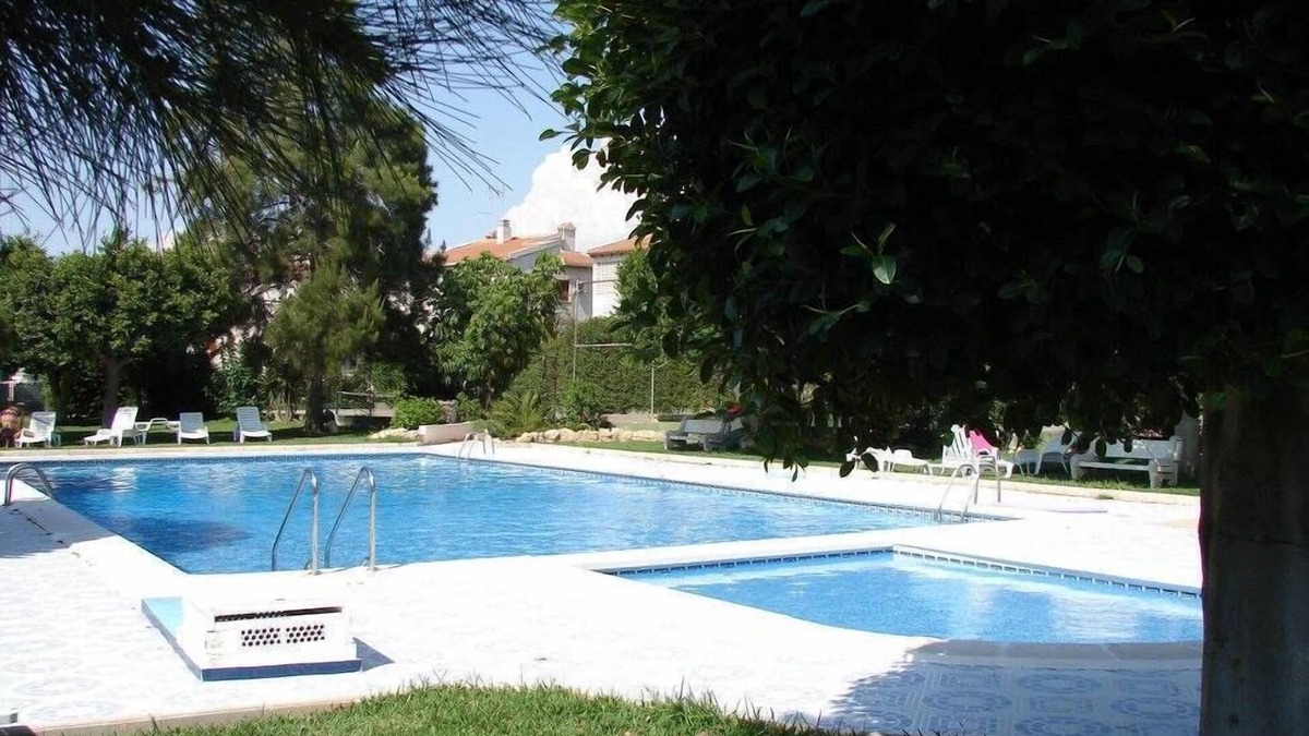 Guardamar del Segura House | Bungalow (1st floor) with pool - comfortable for 4 people with parking