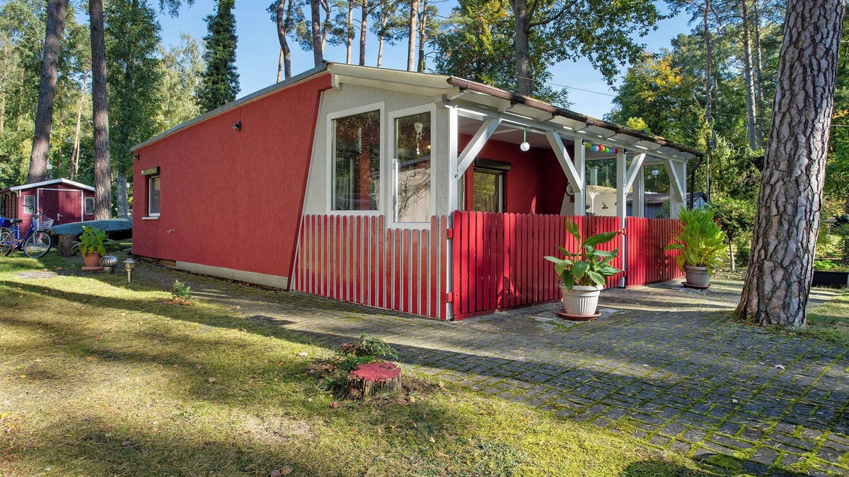 Bellin House | Bungalow 'Am Stettiner Haff' with Private Terrace and Wi-Fi