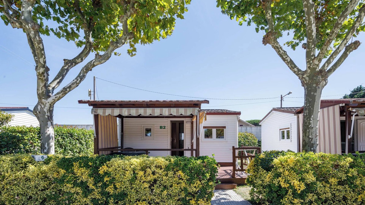 Balea House | Bungalow 'B' with Private Pool, Private Terrace and Wi-Fi