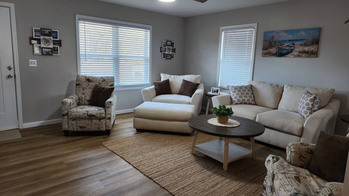 Frederica House | Bungalow by the Bay. Minutes to DE Turf Fields. 30 minutes to resort beaches.