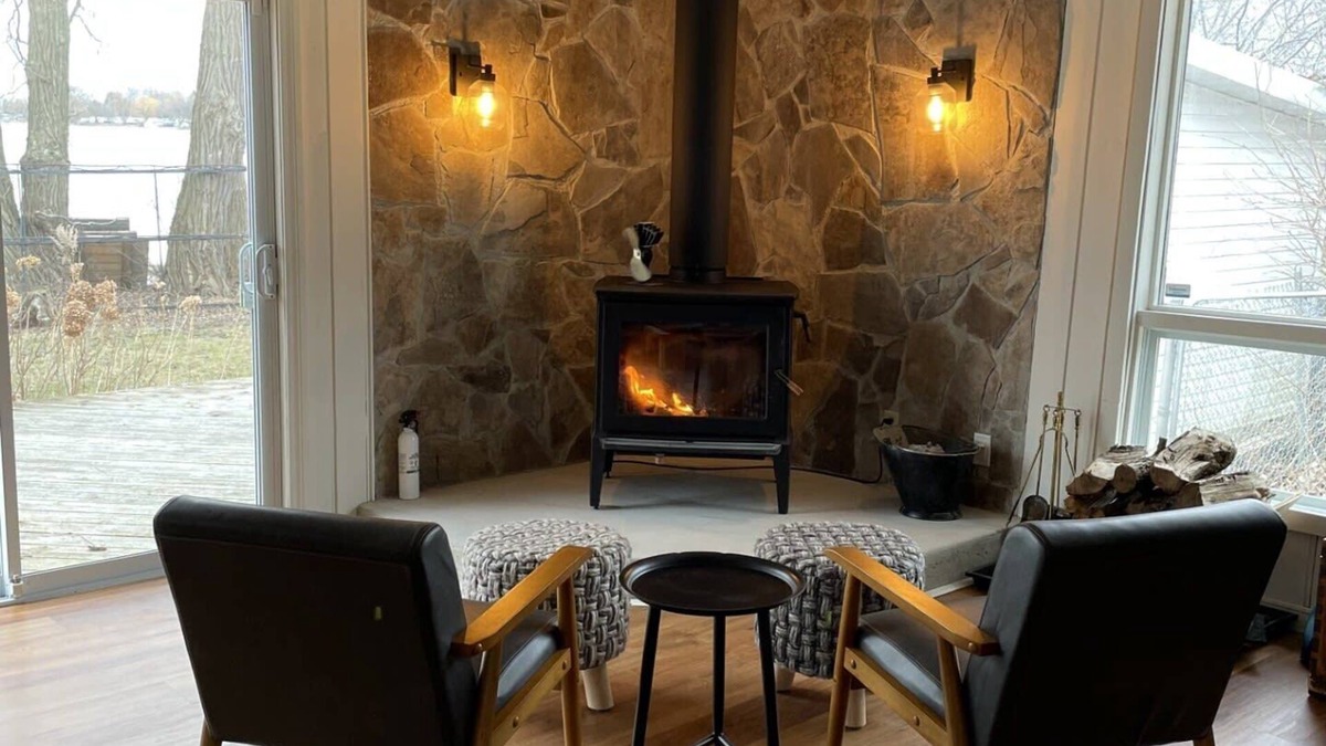 Consecon House | Bungalow by the Bay! Spot on Wellers Bay - PEC