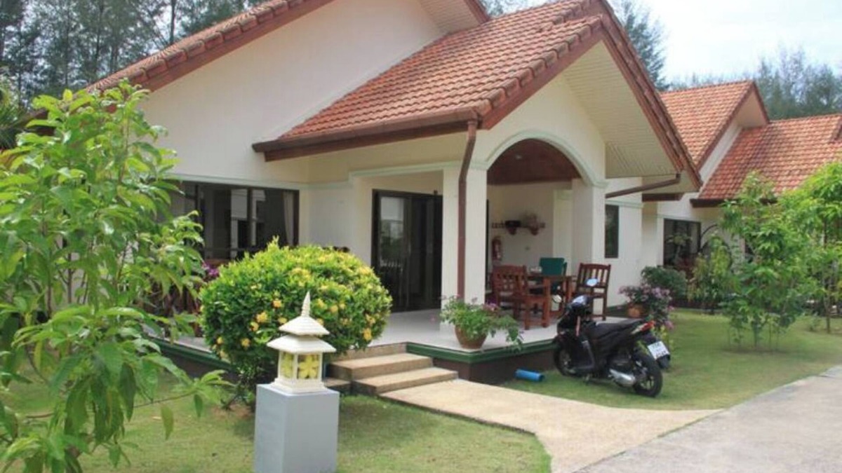 Pong House | Bungalow by the beach with hotel service at Koh Kho Khao