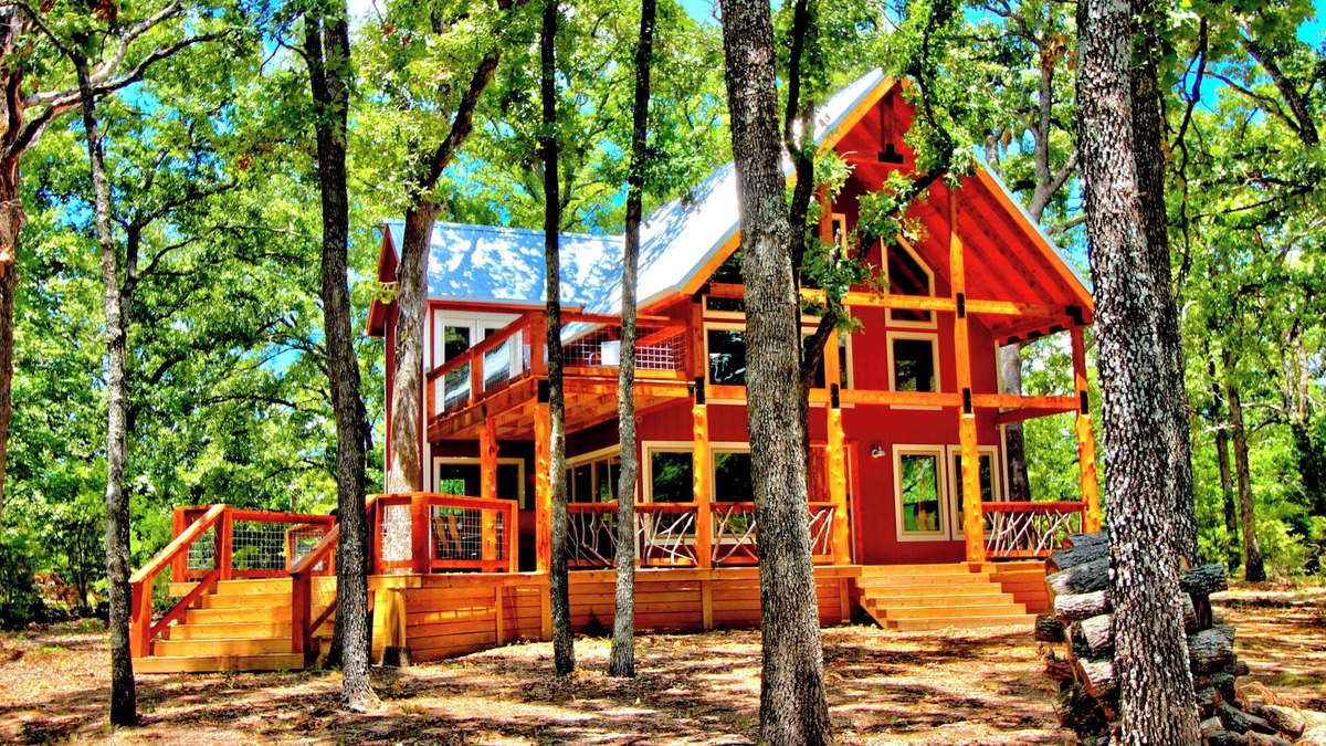 Wills Point Cabin | Bungalow Cabin w/Spa on 160 Acres, New Host! Over 200 Exceptional Reviews!
