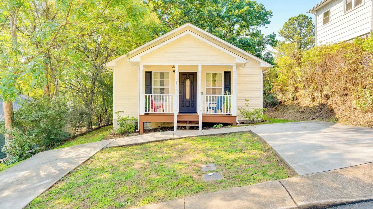 Chattanooga Cabin | Bungalow Charmer with private Hot Tub!
