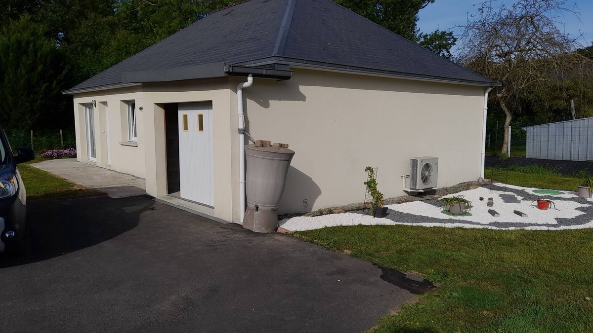 Ploneour-Lanvern House | Bungalow cosy 3* enclosed garden and terrace 5 pers. Ploneour (PONT-L'ABBE 2km away)