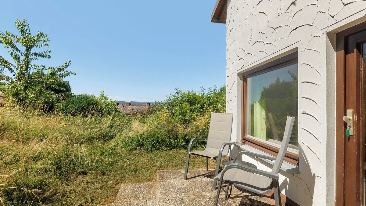 Niedenstein House | Bungalow 'Die Grüne Wiese' with Shared Terrace, Shared Garden and Wi-Fi