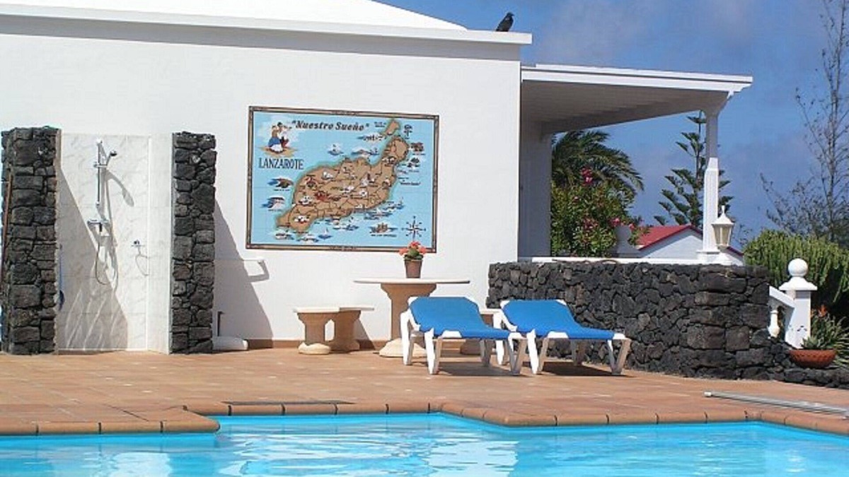 Charco del Palo House | Bungalow in a dream location 100 meters to the sea