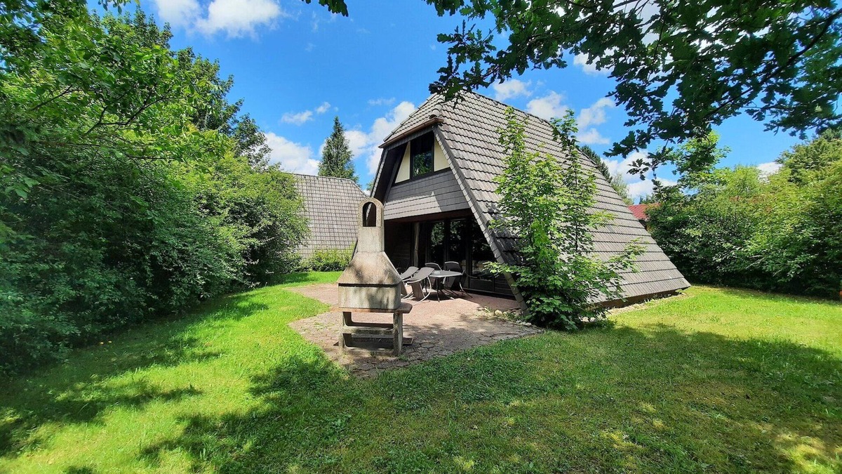 Strumpfelbrunn House | Bungalow in Germany with Private Terrace