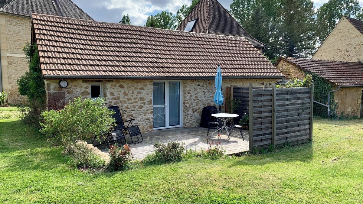 Gourdon House | Bungalow in Gourdon between Sarlat and Rocamadour, pkg, lake 4km away