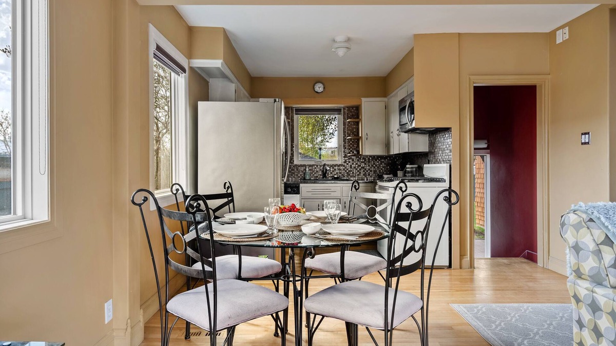 Inglewood House | Bungalow in Inglewood, Calgary, Near the Bow River