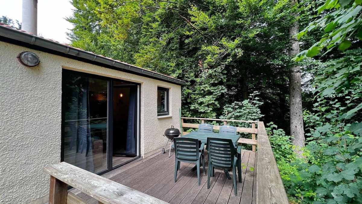 Virton House | Bungalow in Virton by Vallée de Rabais Lake