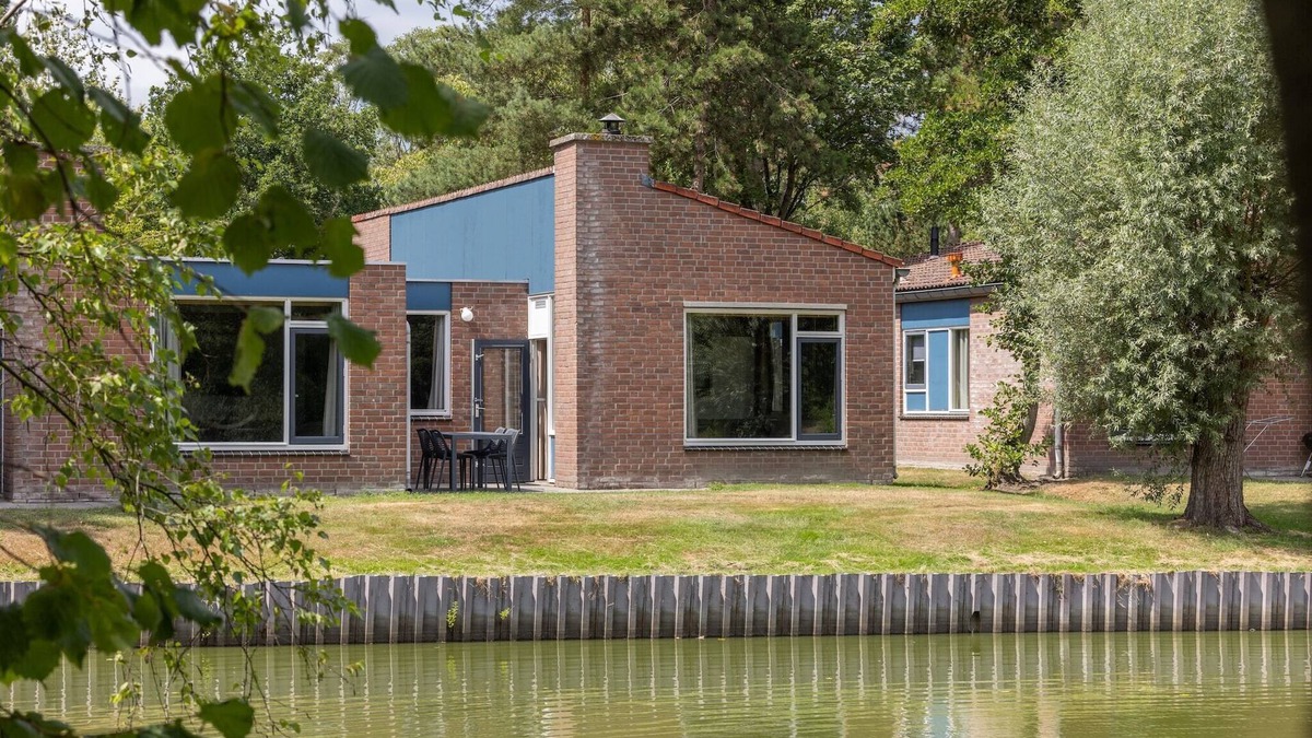 Municipality of Weert House | Bungalow in Weerterbergen with Sauna
