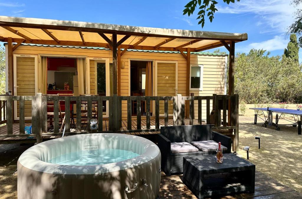 Le Cailar Apartment | Bungalow Jacuzzi - Sud de France