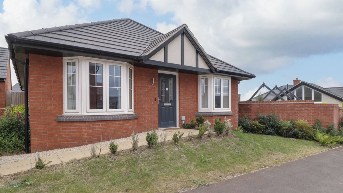 Ross-on-Wye House | BUNGALOW - NO. 37, family friendly, with a garden in Ross-On-Wye