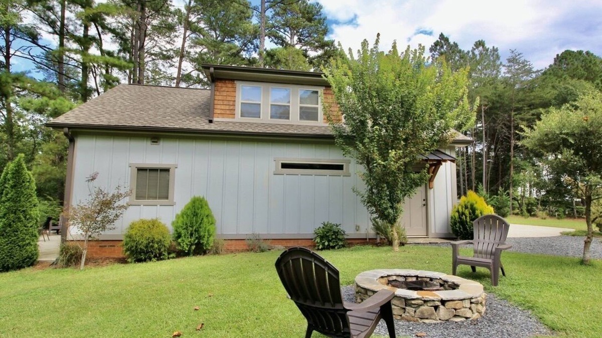 Campobello House | Bungalow on a 3 acre mini farm in beautiful Campobello SC