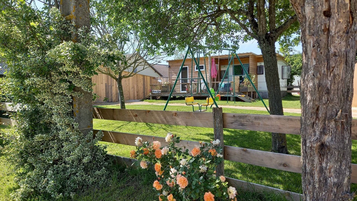 Yevres House | Bungalow on a horse farm