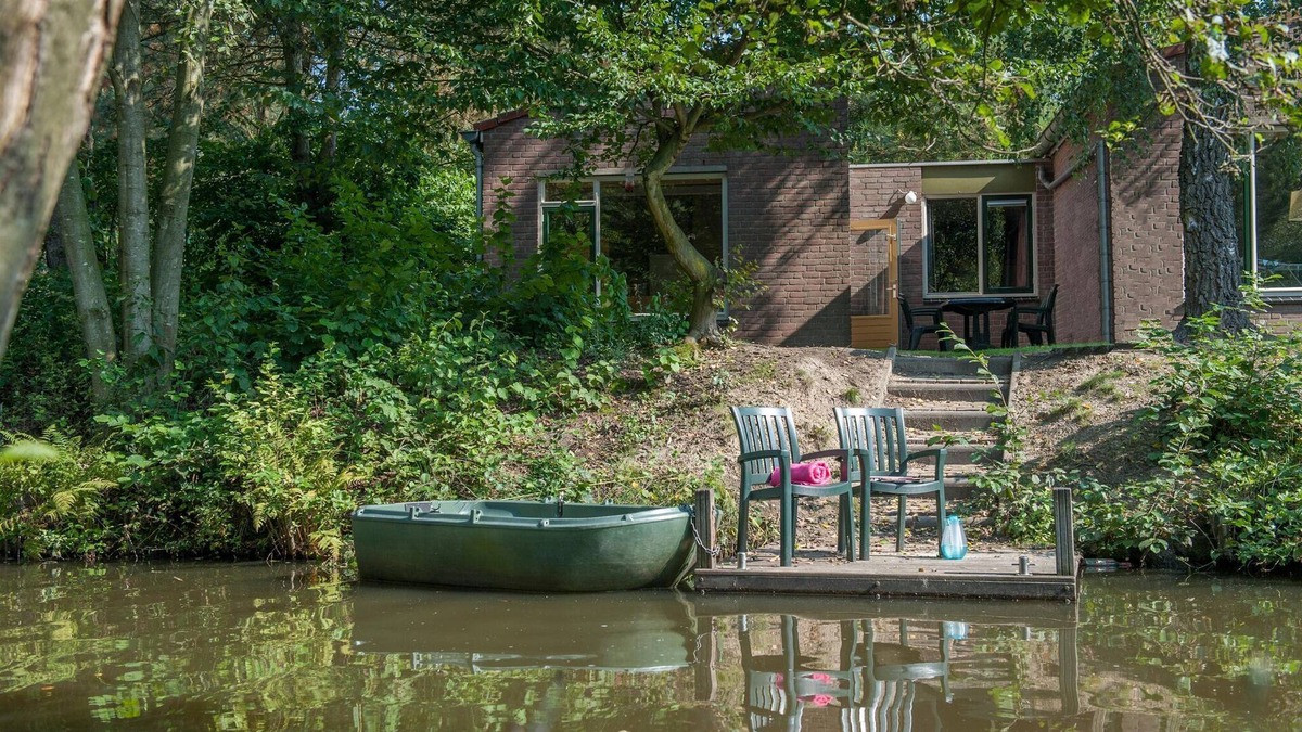 Municipality of Weert House | Bungalow on Weerterbergen Waterfront