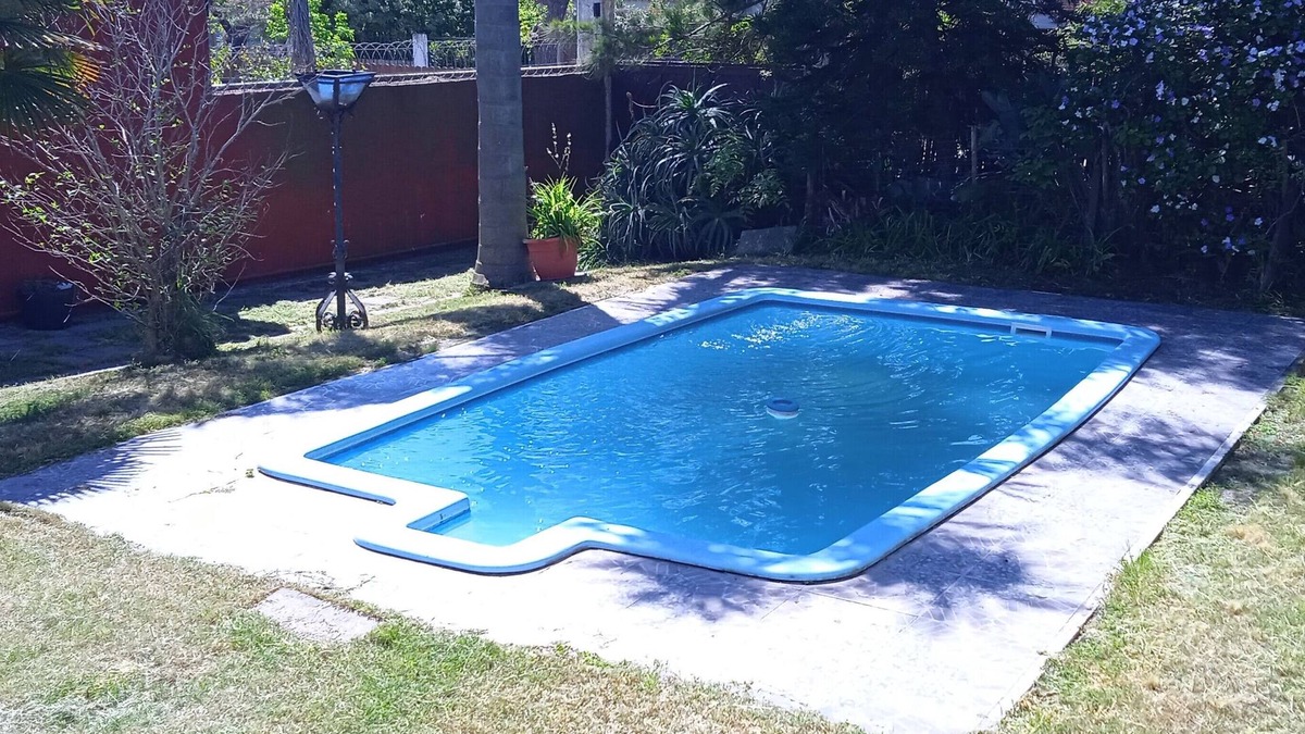 Montevideo House | Bungalow with garden, swimming pool, barbecue, pool, in an excellent location!
