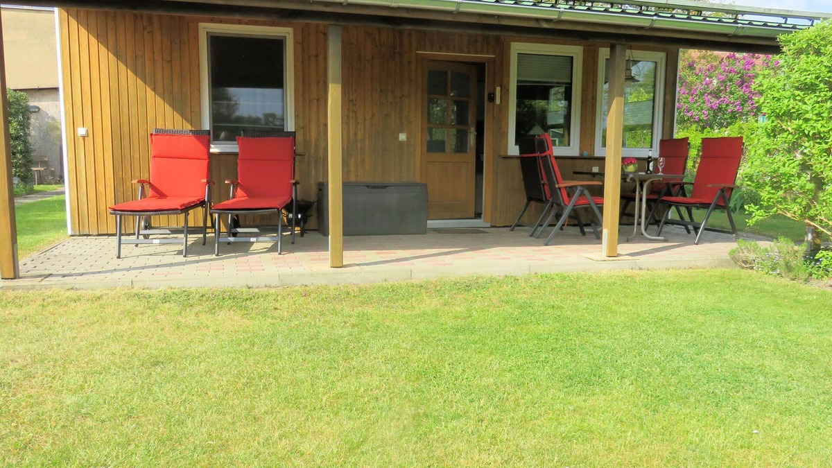 Mecklenburgische Kleinseenplatte House | Bungalow with Sauna (21048) - House