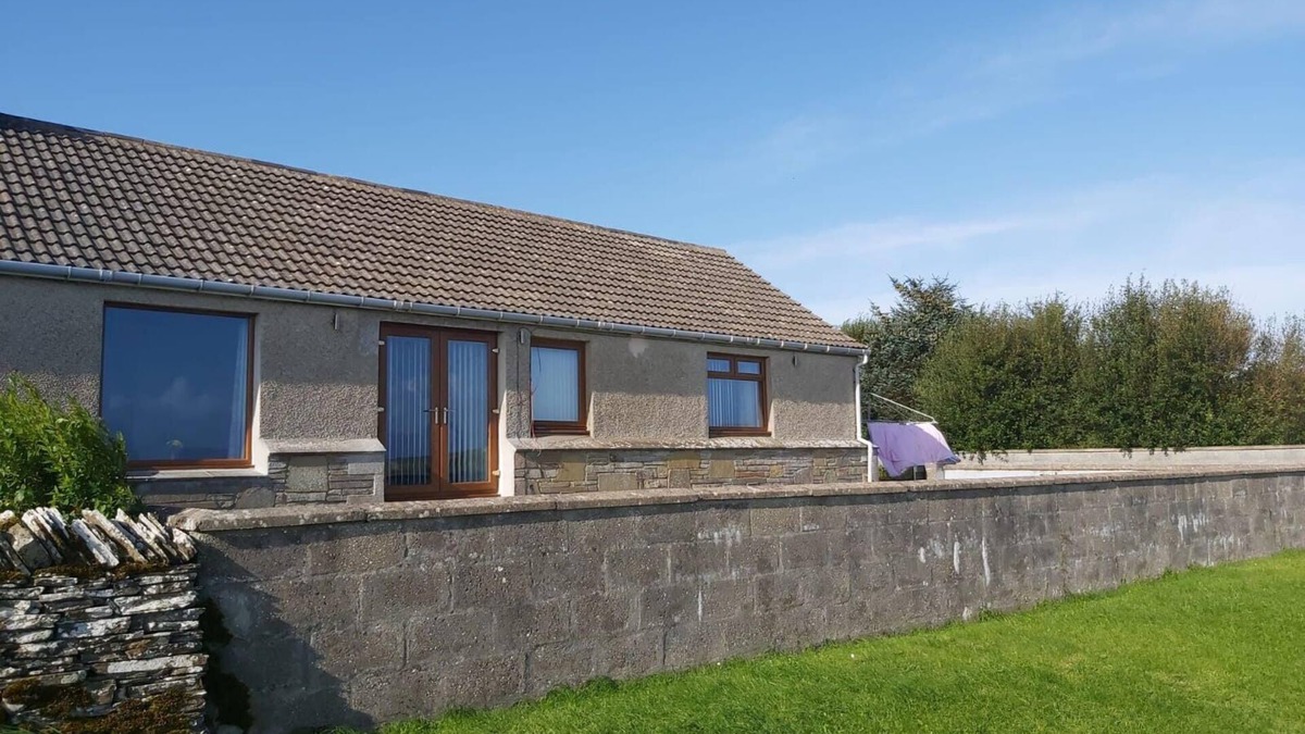 Thurso House | Bungalow with sea-view, near small town of Thurso.