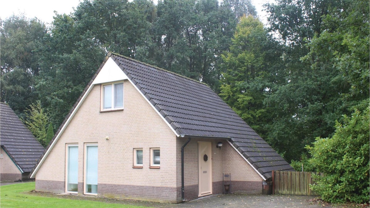 Posterholt House | Bungalowpark Het Posterbos is located 800 meters outside the sociable village of Posterholt in the m