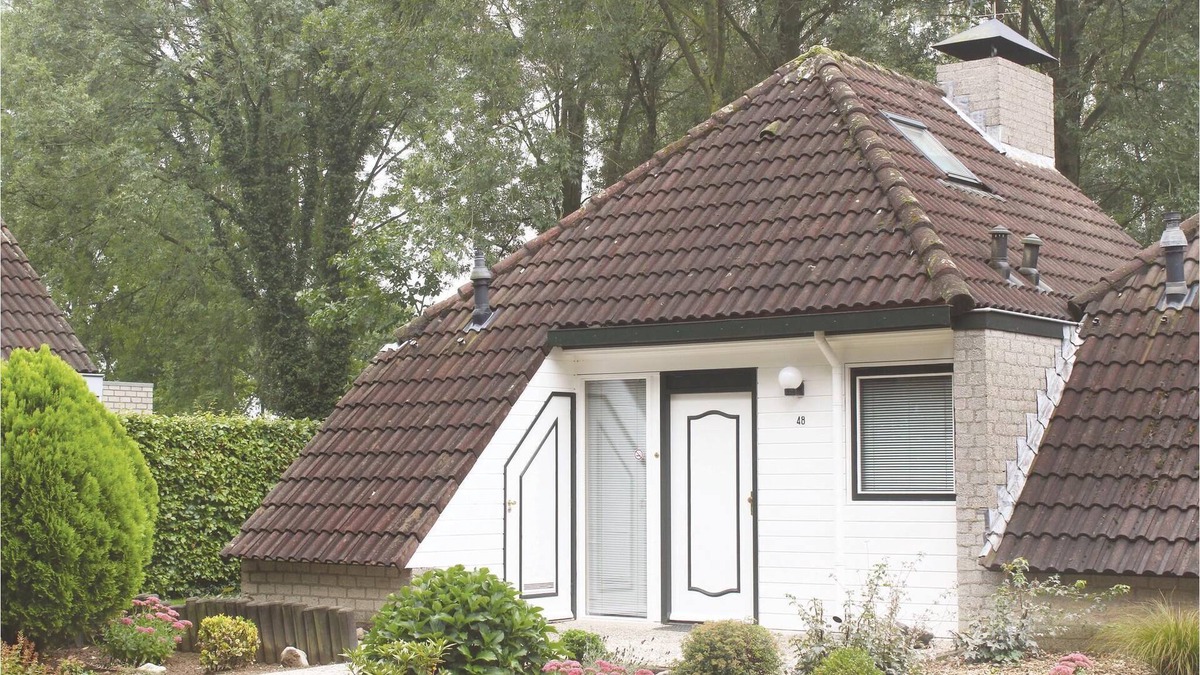 Posterholt House | Bungalowpark Het Posterbos is located 800 meters outside the sociable village of Posterholt in the m