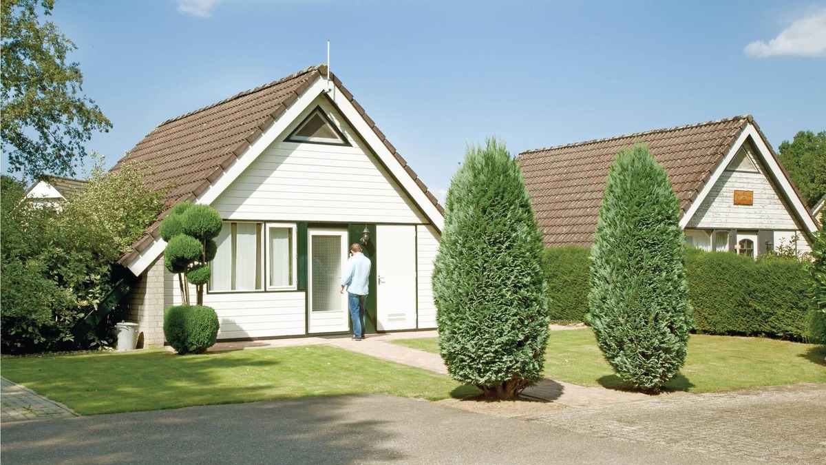 Posterholt House | Bungalowpark Het Posterbos is located 800 meters outside the sociable village of Posterholt in the m