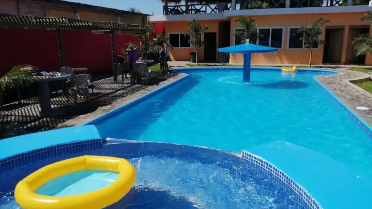 Monterrico House | Bungalows Familiares capacidad 8-10 y 12 personas