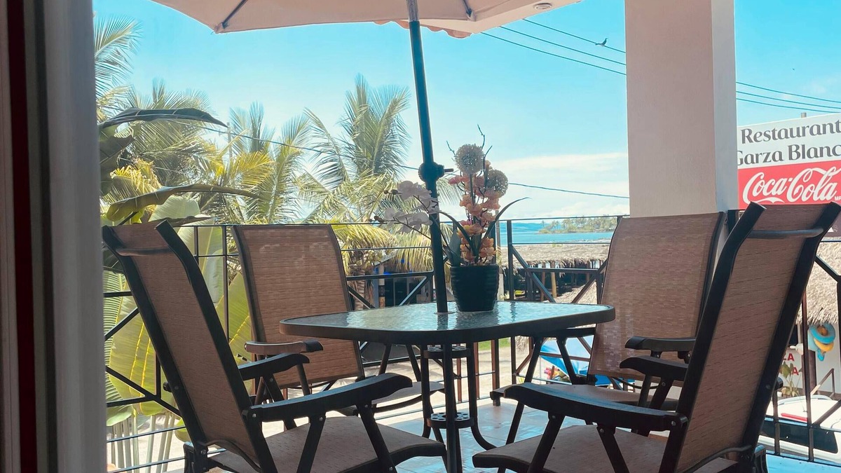 San Blas Bed & Breakfast | Bungalows Garza Blanca a Pie de Playa