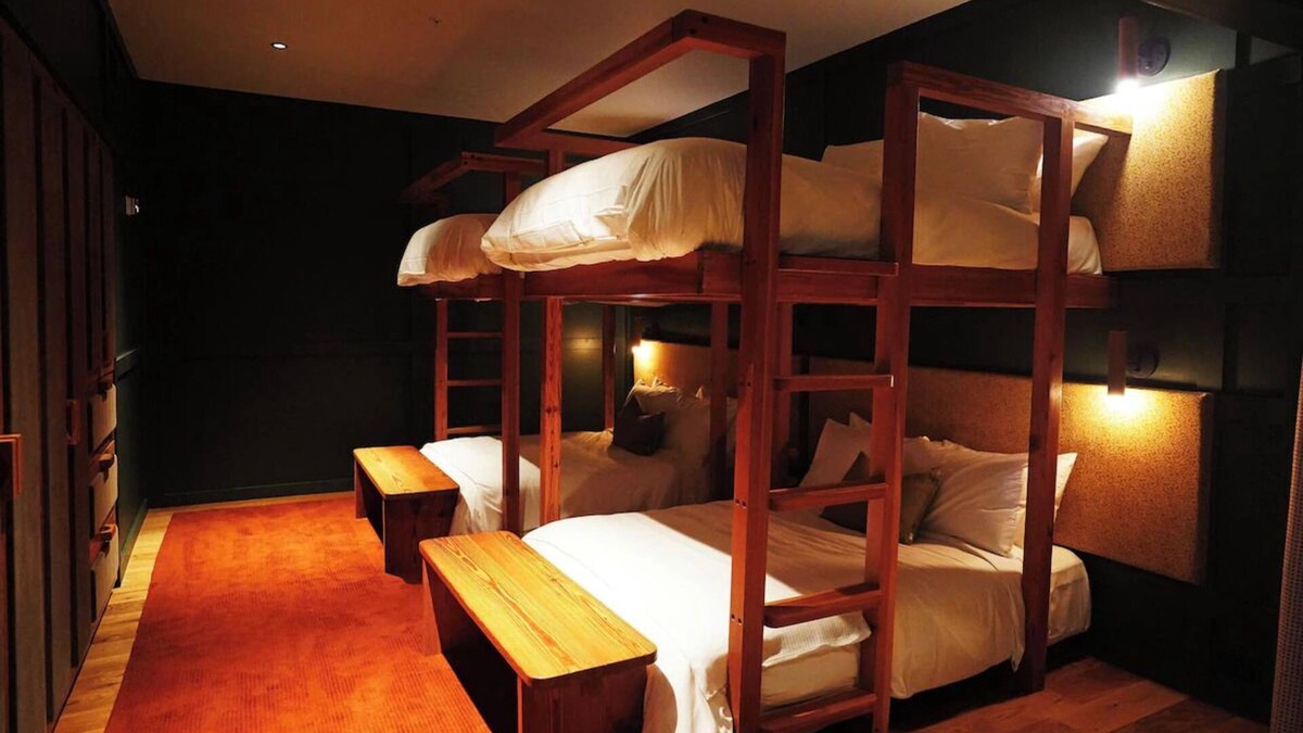 Fredericksburg Hotel | Bunk Suite, Albert Hotel | Enjoy Poolside Bar and Nearby Historic Saloon