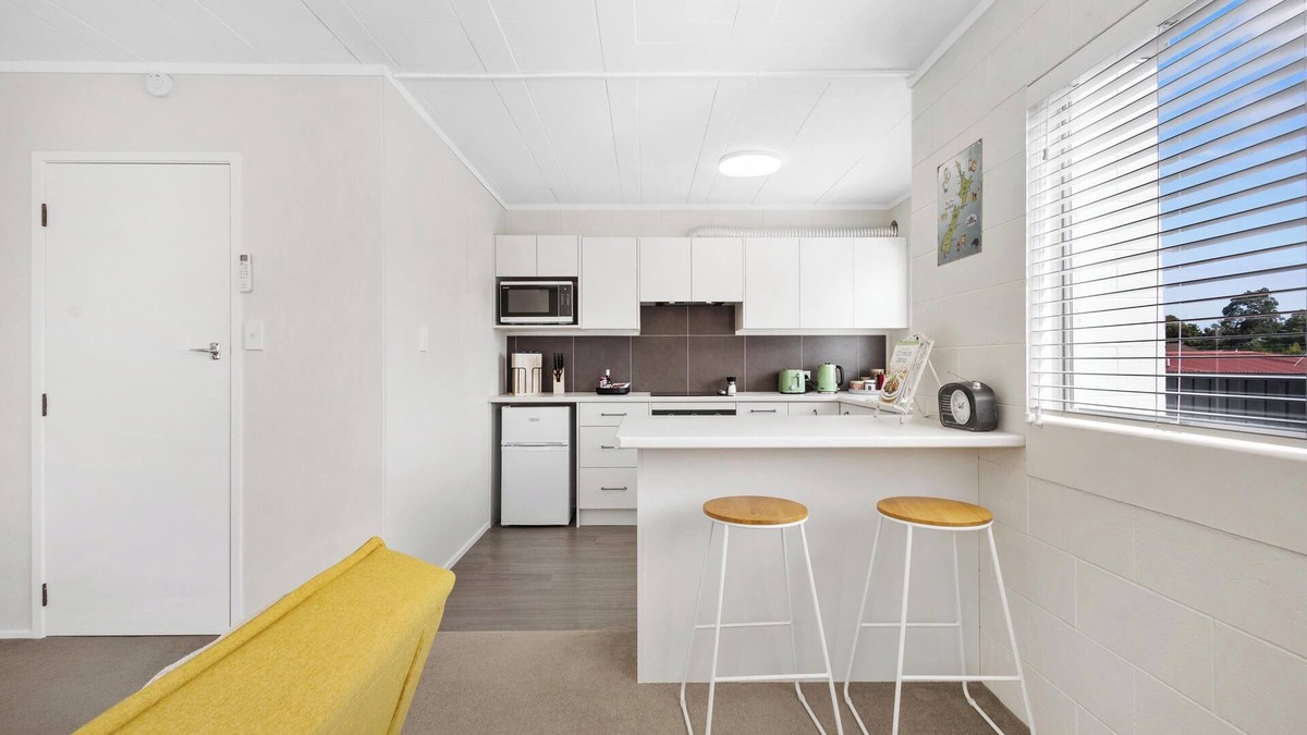 Te Awamutu Apartment | Bunker 1: "Urban meets Rustic"