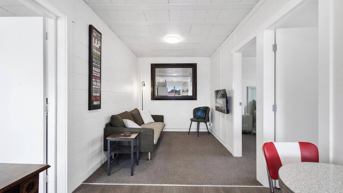 Te Awamutu Apartment | Bunker 2 "Urban meets Rustic"