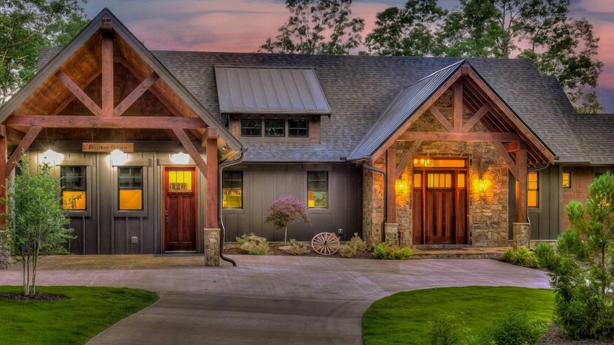 Mineral Bluff Cabin | Bunker Down - Old Toccoa Farm Golf Course | Toccoa River | Hot Tub | Pool Table